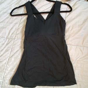 Lululemon black top size 4